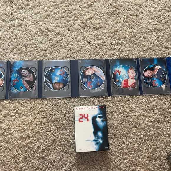24 Season 1 & 2 DVD set - Picture 3 of 5
